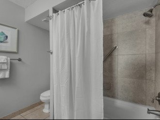 Tub/Shower Combo in Guest Bath