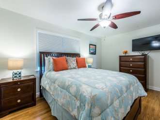 Guest Bedroom on 2nd Floor with Queen Bed and Flat Screen TV