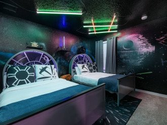 2 double beds in the star wars room.