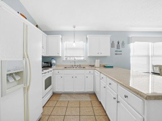 Seashore Breeze - Close to Water Park and Beach! #6