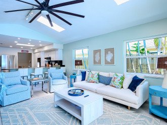 The Blue Crab Cottage - Brand New Pool, Southern Exposure, Walk to Beach! #9