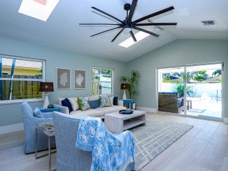 The Blue Crab Cottage - Brand New Pool, Southern Exposure, Walk to Beach! #12