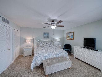 Master Suite- King Bed