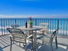 Spectacular beach front condo! Large Balcony, Pool