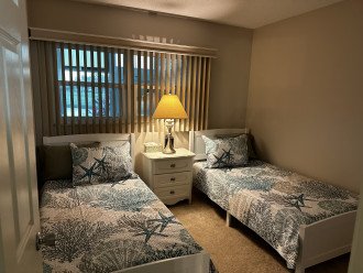 Second bedroom with 2 twin beds
