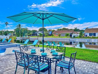 Take a seat on the outdoor dining table to enjoy your BBQ treats or perhaps a hot meal made from the fully equipped kitchen. With seating for 6 and an umbrella to block the mid day sun during your delicious meal time on the private patio.