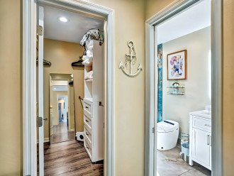 Continue through to your very own walk in closet area giving you an abundance of space for all your clothes, keeping them clean and crisp!
