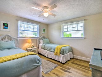 Guest bedroom has two very cozy twin size beds and a 40" TV with basic cable.