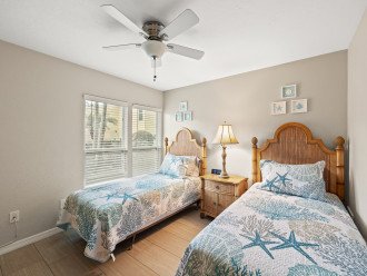 Cozy 2-Bedroom Condo in Prime Siesta Key Location with Large Heated Pool #10