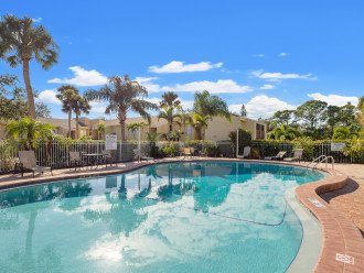 Cozy 2-Bedroom Condo in Prime Siesta Key Location with Large Heated Pool #15