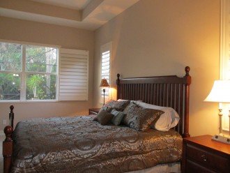 Luxurious Master Bedroom w/ King bed & door to Lanai