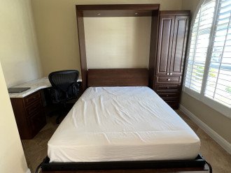 5th Bedroom/Den with Queen Murphy bed