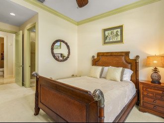Guest Bedroom with queen bed
