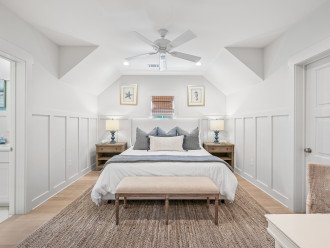 Upstairs Master Suite with King bed