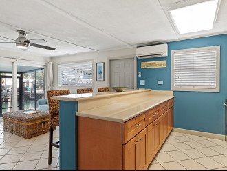 Kitchen counter / Dining area