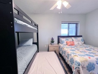 Trundle bed in 3rd bedroom