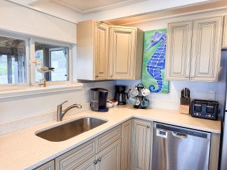 Kitchen with major appliances and several vacation necessities!