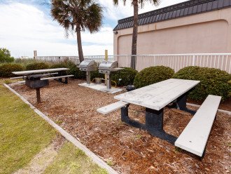 Best grill/picnic area on the beach!