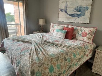 Master King Suite w/ Connecting Balcony to Twin Guest Suite - Overlooks Parking