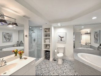 Primary bathroom soaker tub, beautiful shower, 2 sinks