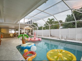Sun-Kissed Citrus Retreat Saltwater Pool, Moments from Anna Maria, Sleeps 12 #3
