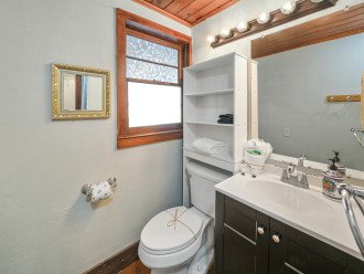 Seashell Bathroom 1