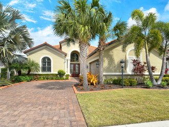 Spacious and luxurious resort style home in Lakewood Ranch on the golf course #1