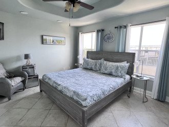A Dose of Destin | Guest Bedroom 2 (King Bed)