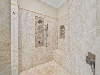 Casa del Sueno | Primary Bathroom (1st floor)