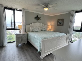 Guest Bedroom with King Bed | Coastal Tides | Enclave 403a |