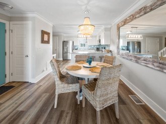 Dining Area | Crazy Toes by Gulf Tide Vacations @ Sea Bluff Town Homes | Blue Mountain Beach