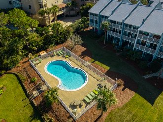 Pool | Crazy Toes by Gulf Tide Vacations @ Sea Bluff Town Homes | Blue Mountain Beach