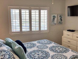 Mainsail 278 | Guest Bedroom with Queen Bed