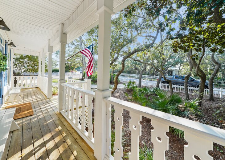 Front Porch | Texas Tides by Gulf Tide Vacations | 73 Sunfish Street | Destin, FL
