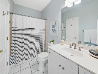 Bunk Room Bathroom | Texas Tides by Gulf Tide Vacations | 73 Sunfish Street | Destin, FL
