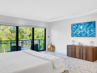 Waterfront Masterpiece Villa / Grand Heated Pool / Seabreeze Key #23