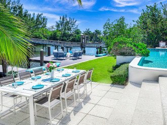 Waterfront Masterpiece Villa / Grand Heated Pool / Seabreeze Key #20