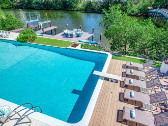 Waterfront Masterpiece Villa / Grand Heated Pool / Seabreeze Key #19