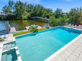 Waterfront Masterpiece Villa / Grand Heated Pool / Seabreeze Key #16
