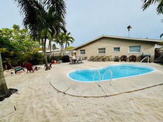 Your favorite hideout! Pool|Firepit|Walk to beach #37