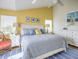 Sunshine enSuite- King Bed, ample storage/walkin, corner workspace