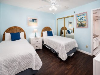 Guest room hosts twin beds