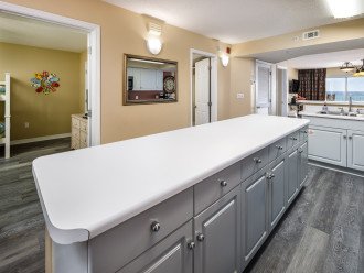 Large kitchen bar to prep meals