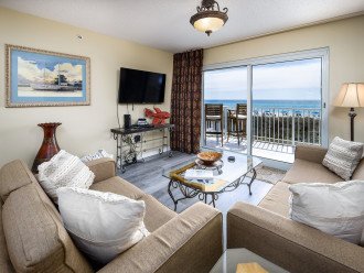 Spacious living room with gulfviews