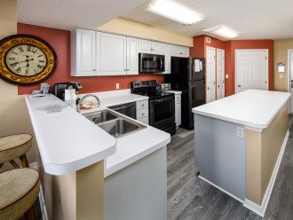 Open kitchen, fully equipped