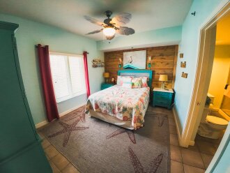 Great Beach Views of the Gulf, Amazing Updated 3/2.5 Condo #28
