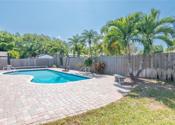 Family friendly, private heated pool, 10 miles or less to beaches #1