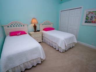 Guest Bedroom - Twin Beds