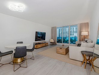 Beautiful, modern 1 bedrom residence inside South Beach’s hottest building. #9
