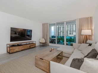 Beautiful, modern 1 bedrom residence inside South Beach’s hottest building. #11